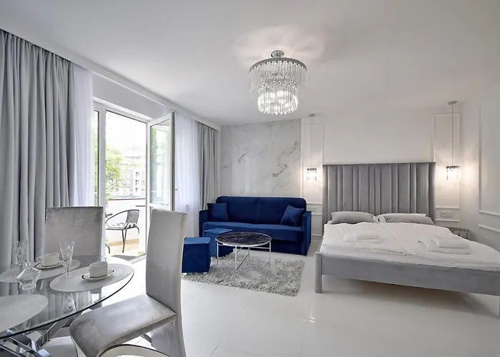 Crystal 80m Od Plazy, Przy Latarni Morskiej *