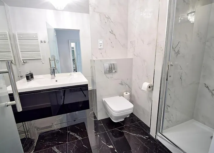 Crystal 80m Od Plazy, Przy Latarni Morskiej *